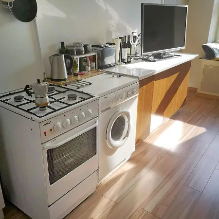 Hot Spot City Center, Spacious Private Room, Shared Bath And Kitchen *