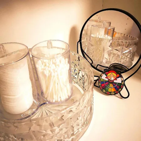 Hot Spot City Center, Spacious Private Room, Shared Bath And Kitchen ホームステイ *